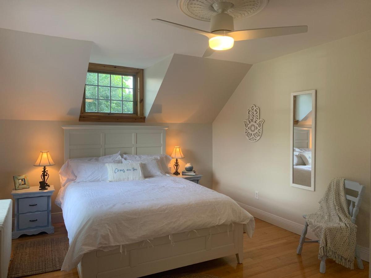 Manoir Alegria Bed & Breakfast Cowansville ภายนอก รูปภาพ