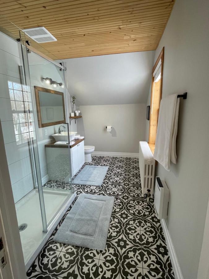 Manoir Alegria Bed & Breakfast Cowansville ภายนอก รูปภาพ